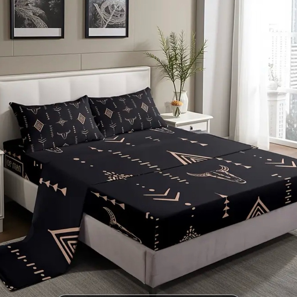 Black Geometric & Bull Print Bedsheet Set